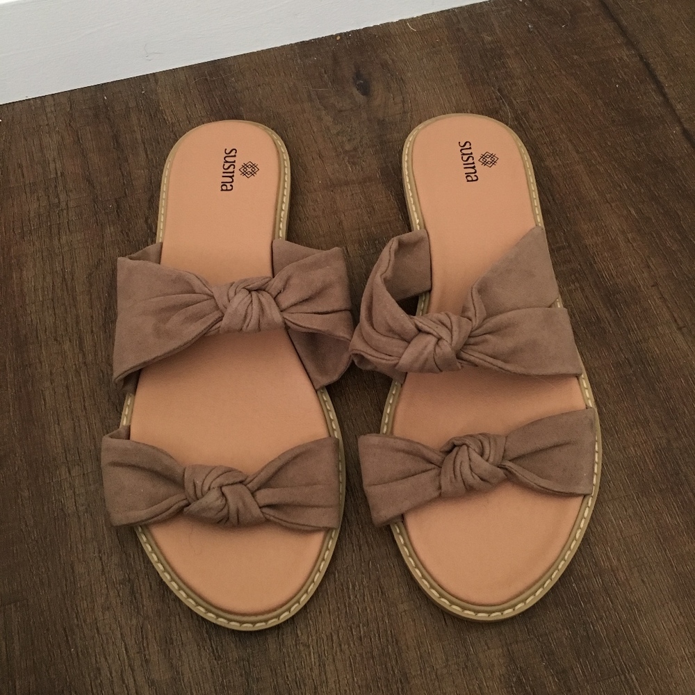 NWOT Susina Dawna Knotted Slide Sandal